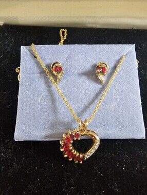 Avon Necklace And Earring Set